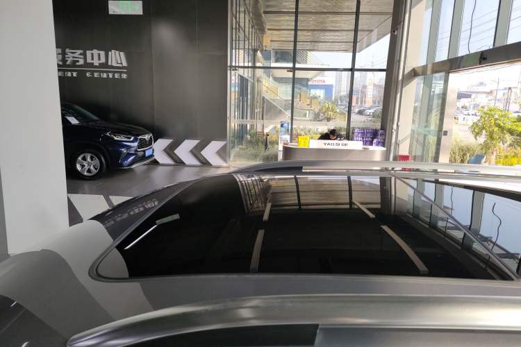 Used Volkswagen Tiguan L 2023 330TSI Automatic Two-Wheel Drive R-Line Enjoyment Edition