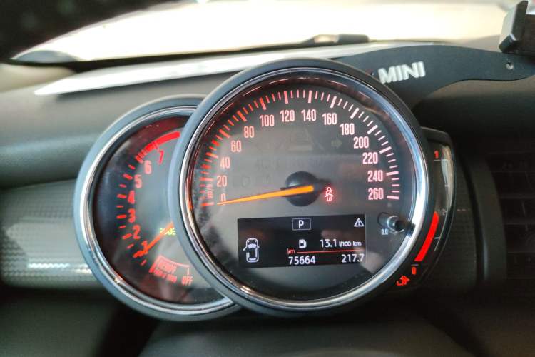 Used  MINI 2016 1.5T COOPER
