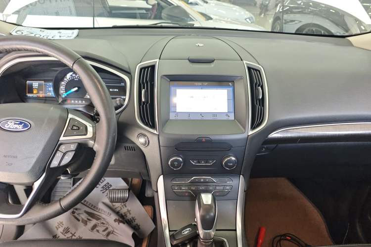 Used Ford Edge 2018 EcoBoost 245 Two-Wheel-Drive Titanium 7-Seater China V Standard
