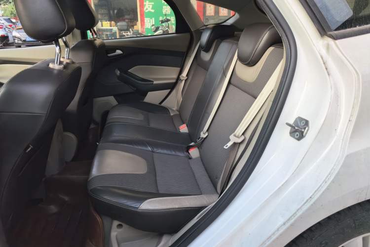 Used Ford Focus 2012 Hatchback 1.6L Automatic Fashion Edition
