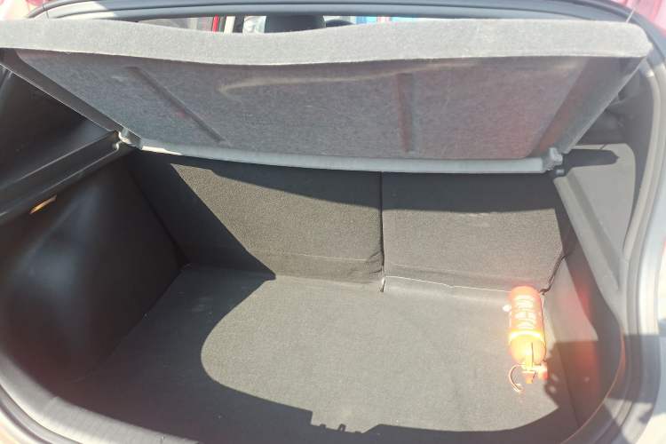 Used Hyundai Verna Ray 2014 1.4L Automatic GLX
