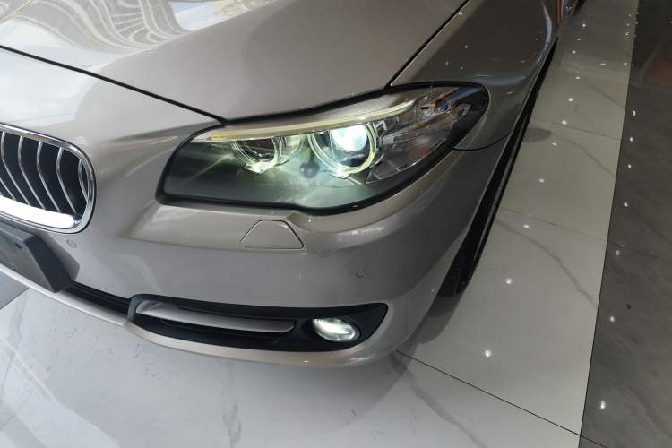 Used BMW 5 Series 2014 525Li Leading Model

