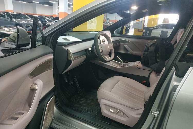 Used ONVO L60 2024 60 kWh Rear-Drive Version
