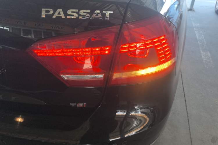 Used Volkswagen Passat 2014 1.8TSI DSG Luxury Edition
