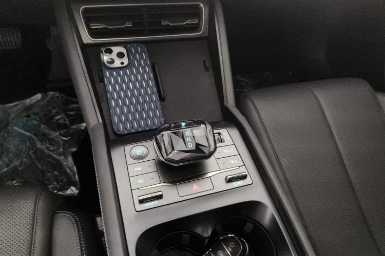 Used BYD Qin L 2025 DM-i Smart Drive 120KM Leading Model
