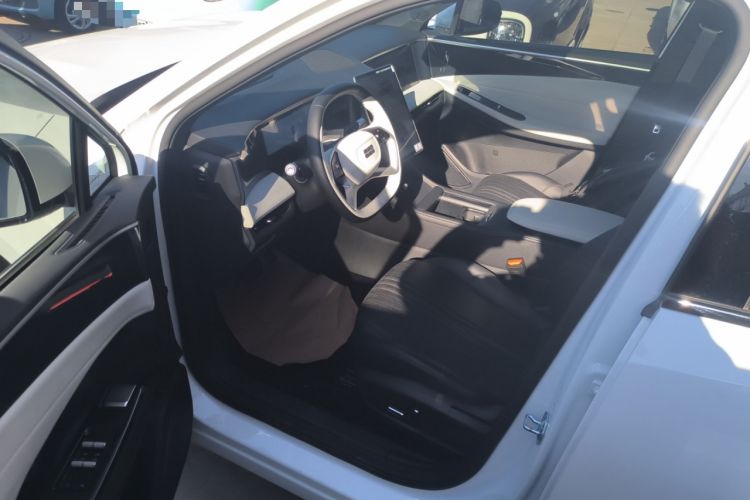 Used  L7 2024 1.5T 115 km PLUS Dragon Edition
