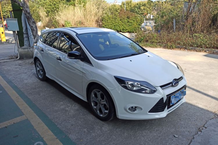 Used Ford Focus 2012 Hatchback 2.0L Automatic Luxury Sport Model
