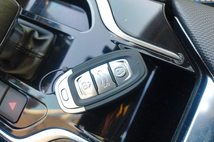 Used Hongqi E-QM5 2023 620km PLUS
