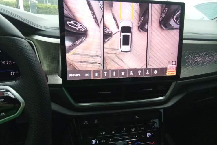 Used Volkswagen T-ROC 2025 300TSI DSG Two-Wheel Drive Chen Guang Edition
