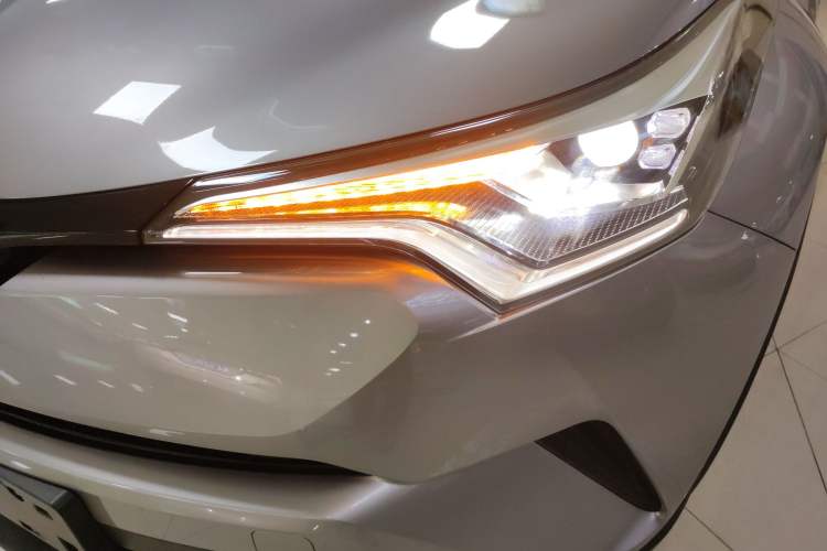 Used Toyota IZOA 2020 2.0L Yichi Version
