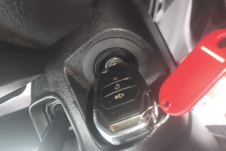 Used SAIC MAXUS T70 2019 2.0T Diesel Manual Two-Wheel Drive Comfort Version Standard Box High Chassis