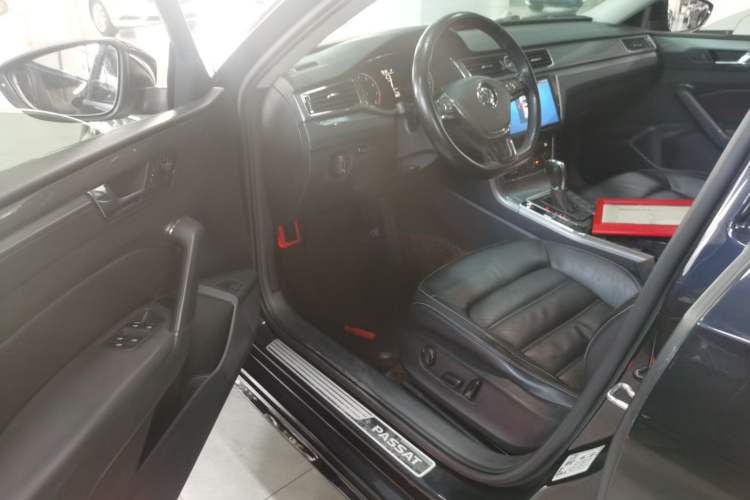 Used Volkswagen Passat 2017 330TSI DSG Luxury Edition