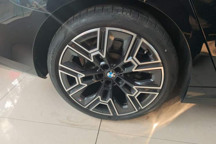 Used BMW 5 Series 2024 530Li Luxury Edition M Sport Package
