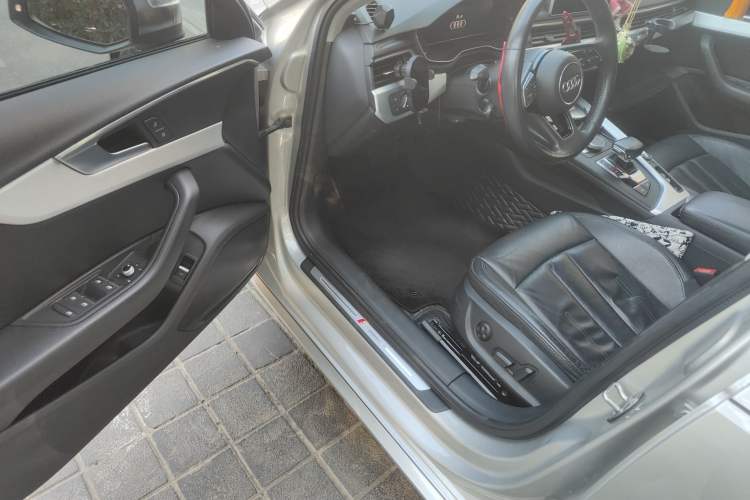 Used Audi A4L 2019 40 TFSI Fashion Edition China VI Emission Standard
