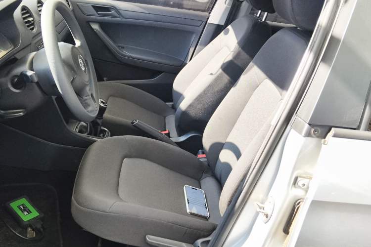 Used Volkswagen Jetta 2015 Value Edition 1.6L Manual Fashionable Style
