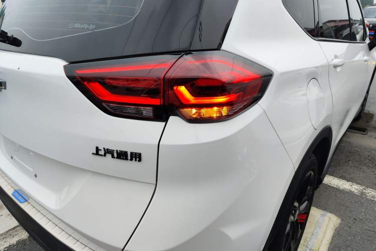 Used Chevrolet Orlando 2020 Light Hybrid Redline 530T Automatic Enjoyment Edition (5+2 Models)
