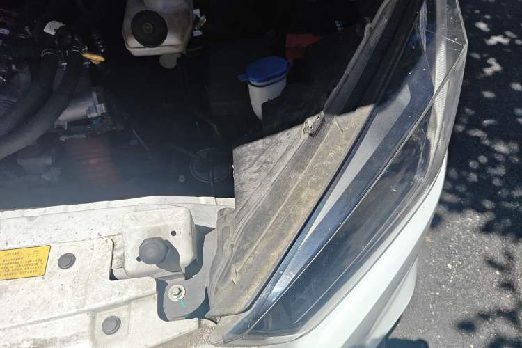 Used JMC Transit 2019 2.8T Commercial Version Long Wheelbase Mid-Roof 6-Seater Rear Single Tire China VI Emission Standard – JX493
