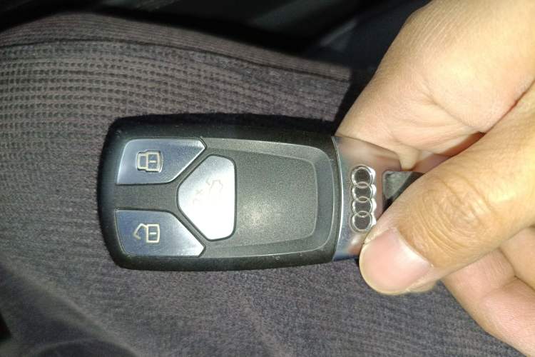 Used Audi A4L 2022 40 TFSI Luxury Dynamic Model
