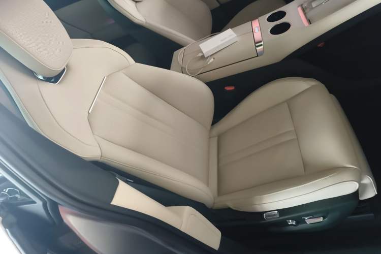 Used  YU7 2025 Ultra-Long Range Rear-Wheel Drive Version
