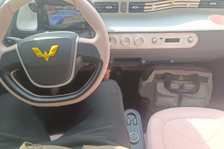 Used Wuling Hongguang MINIEV 2022 Macaron Premium Model – Lithium Iron Phosphate