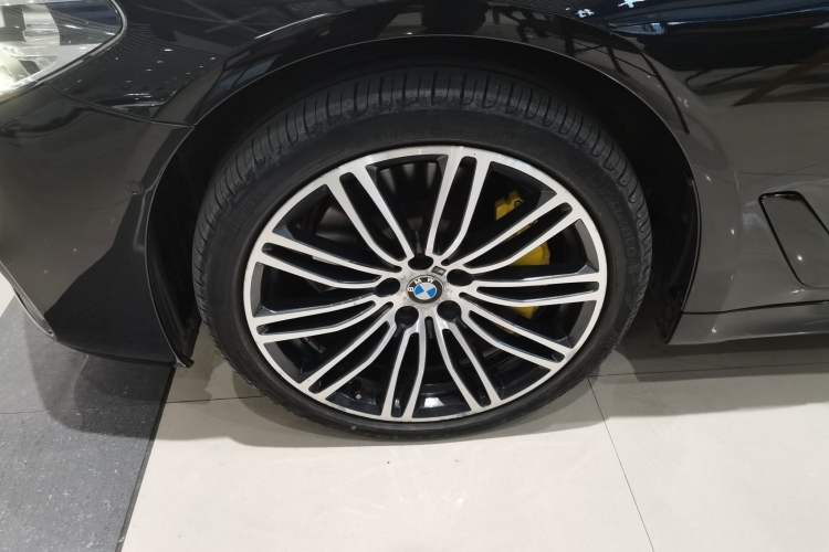 Used BMW 5 Series 2019 530Li Leading Model M Sport Package
