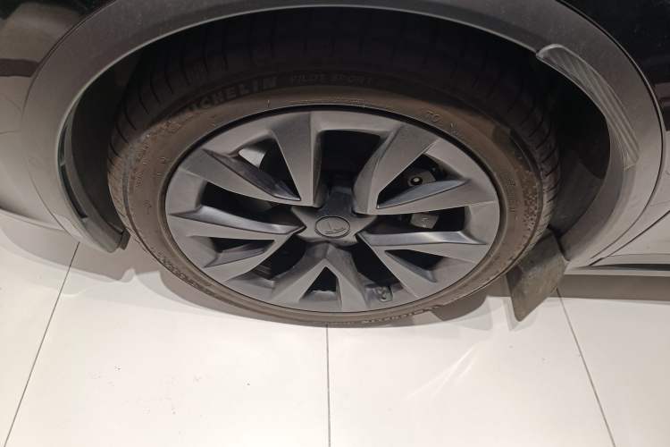 Used Tesla Model X 2023 Dual-Motor All-Wheel-Drive Version
