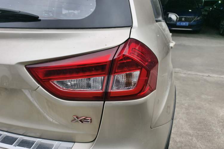 Used Geely Auto Vision X3 2017 1.5L Manual Luxury Model
