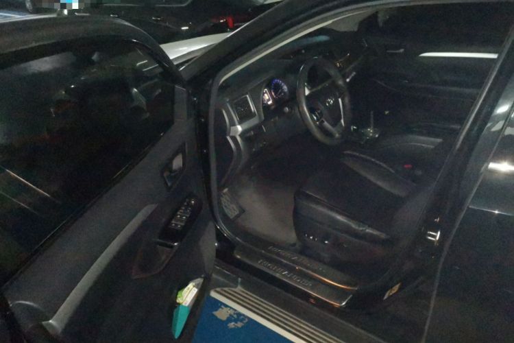 Used Toyota Highlander 2018 2.0T Four-Wheel Drive Luxury Edition 7 Seats China V Emission Standard
