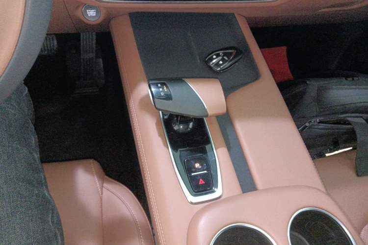 Used Changan UNI-Z New Energy 2024 Blue Whale Smart Electric iDD 125km Beyond Edition
