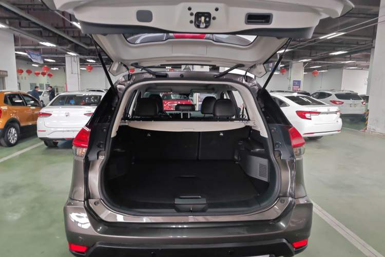 Used Nissan X-Trail 2019 2.0L CVT Smart Connect Comfort Edition 2WD