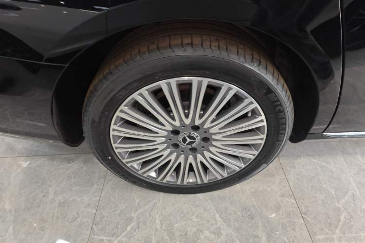 Used Mercedes-Benz E-Class 2023 Updated E 300 L Fashion Edition
