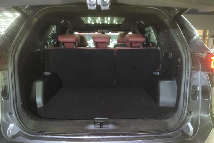 Used JETOUR X70 PLUS 2023 1.5T DCT Brave PLUS 5-Seater
