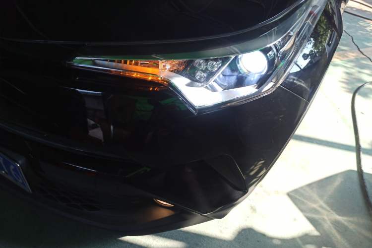 Used Toyota C-HR 2018 2.0L Leading Edition China V-standard