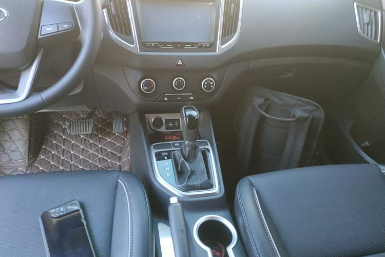 Used Hyundai ix25 2015 1.6L Automatic Two-Wheel Drive Smart GLS Trim
