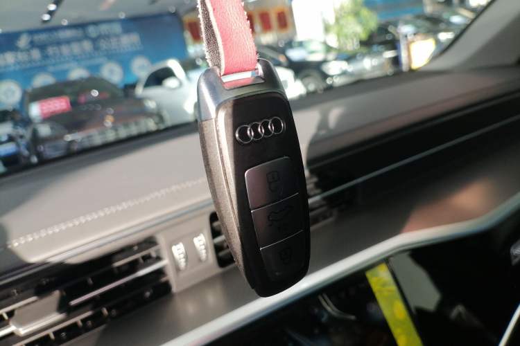 Used Audi A6L 2025 45 TFSI Prestige Dynamic Edition + Ventilated Comfort Package
