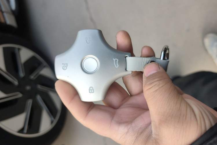 Used  eπ008 2025 210Max Rui Edition 6-Seater
