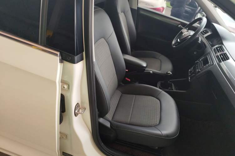 Used Volkswagen Santana 2018 1.5L Manual Comfort Edition
