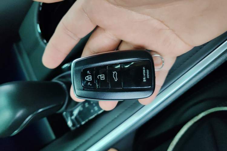 Used Toyota Avalon 2023 2.0L Premium Edition