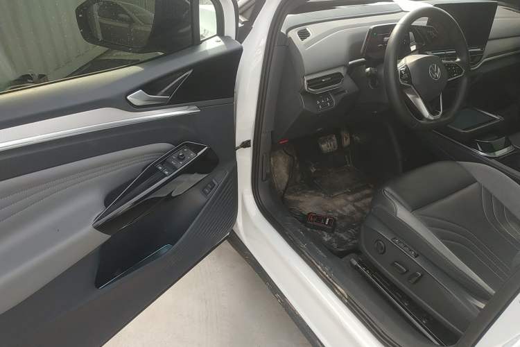 Used Volkswagen ID.4 CROZZ 2021 Long-Range Lite PRO Two-Wheel Drive Version
