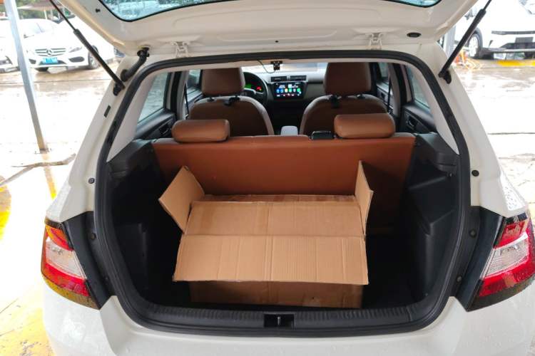 Used Skoda Fabia 2015 1.4L Automatic Front-Drive Model
