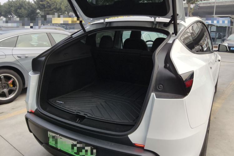 Used Tesla Model Y 2025 Rear-Wheel-Drive Version