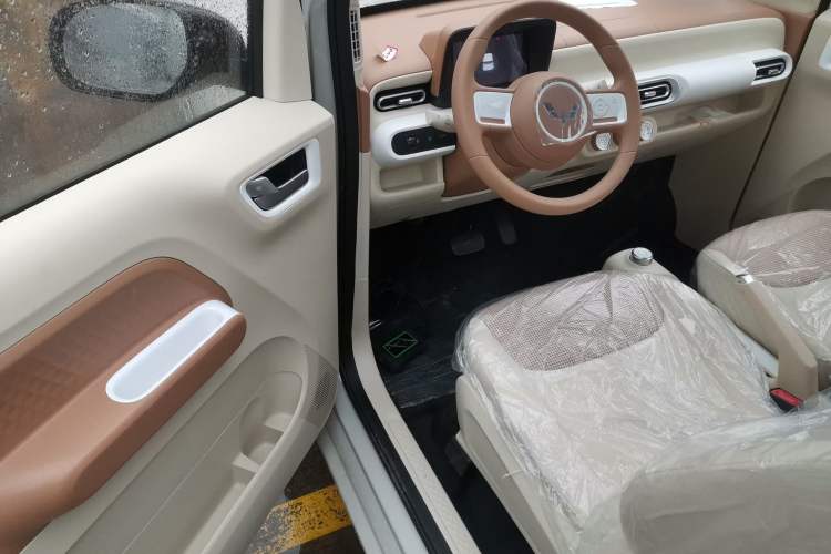 Used Wuling Hongguang MINIEV 2024 3rd Generation 215km Youth Edition
