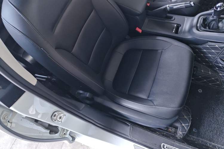 Used Volkswagen Sagitar 2015 1.6L Manual Comfort Model