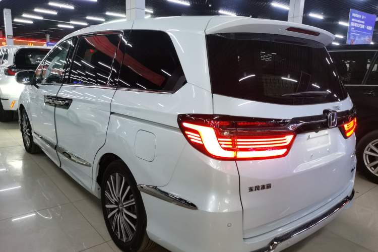 Used Honda Elysion 2024 2.0L eHEV Luxury Edition
