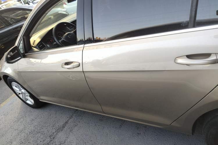 Used Volkswagen Golf 2015 1.6L Automatic Comfort Model
