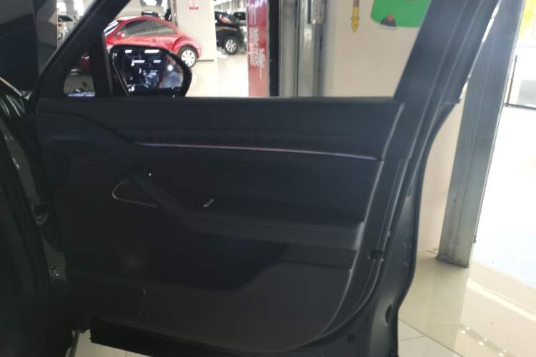 Used Nio ES8 2023 75 kWh Executive Edition
