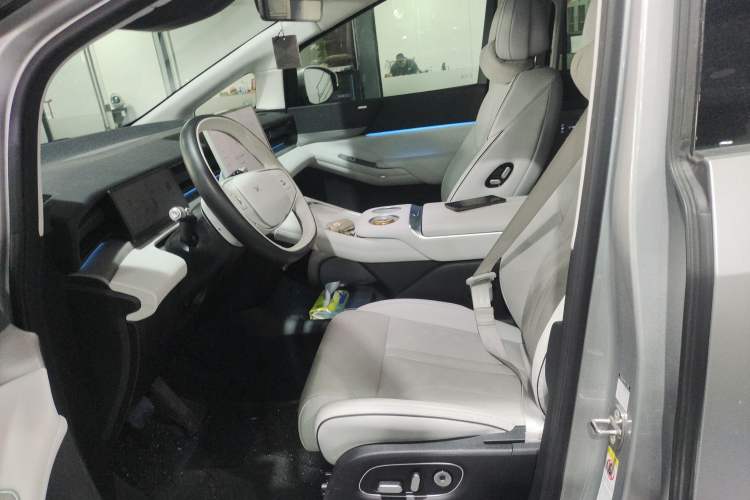 Used XPeng X9 2024 702 Ultra-Long Range Max