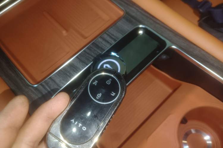 Used Hima AITO M9 2024 Range-Extended Ultra Version 42 kWh 6-Seater Model
