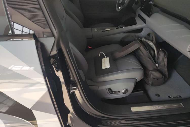 Used Zeekr 001 2025 WE Edition 100 kWh Rear-Wheel Drive
