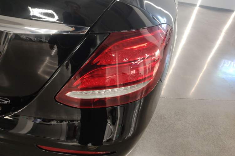 Used Mercedes-Benz E-Class 2019 E 260 L
